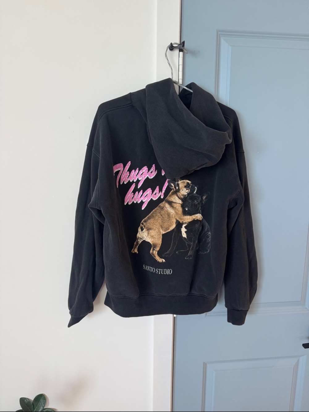 Thugs need hugs Bully Hugs Pullover Hoodie - Santos studio

Men’s : Small